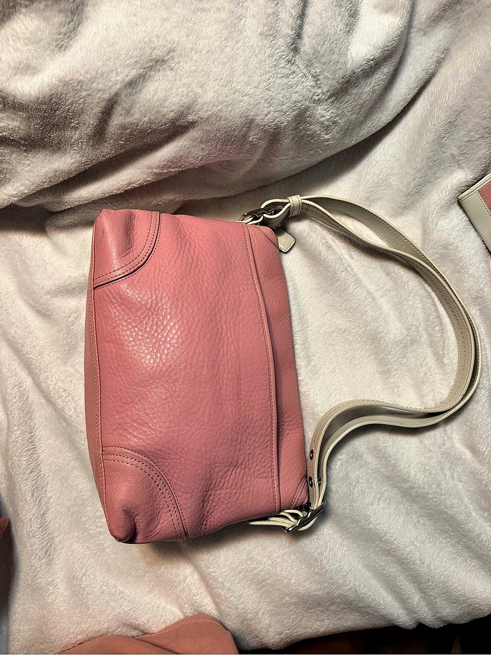 Coach Hamptons Turnlock Flap Bag Pink & white Crossbody/shoulder - Picture 3 of 11
